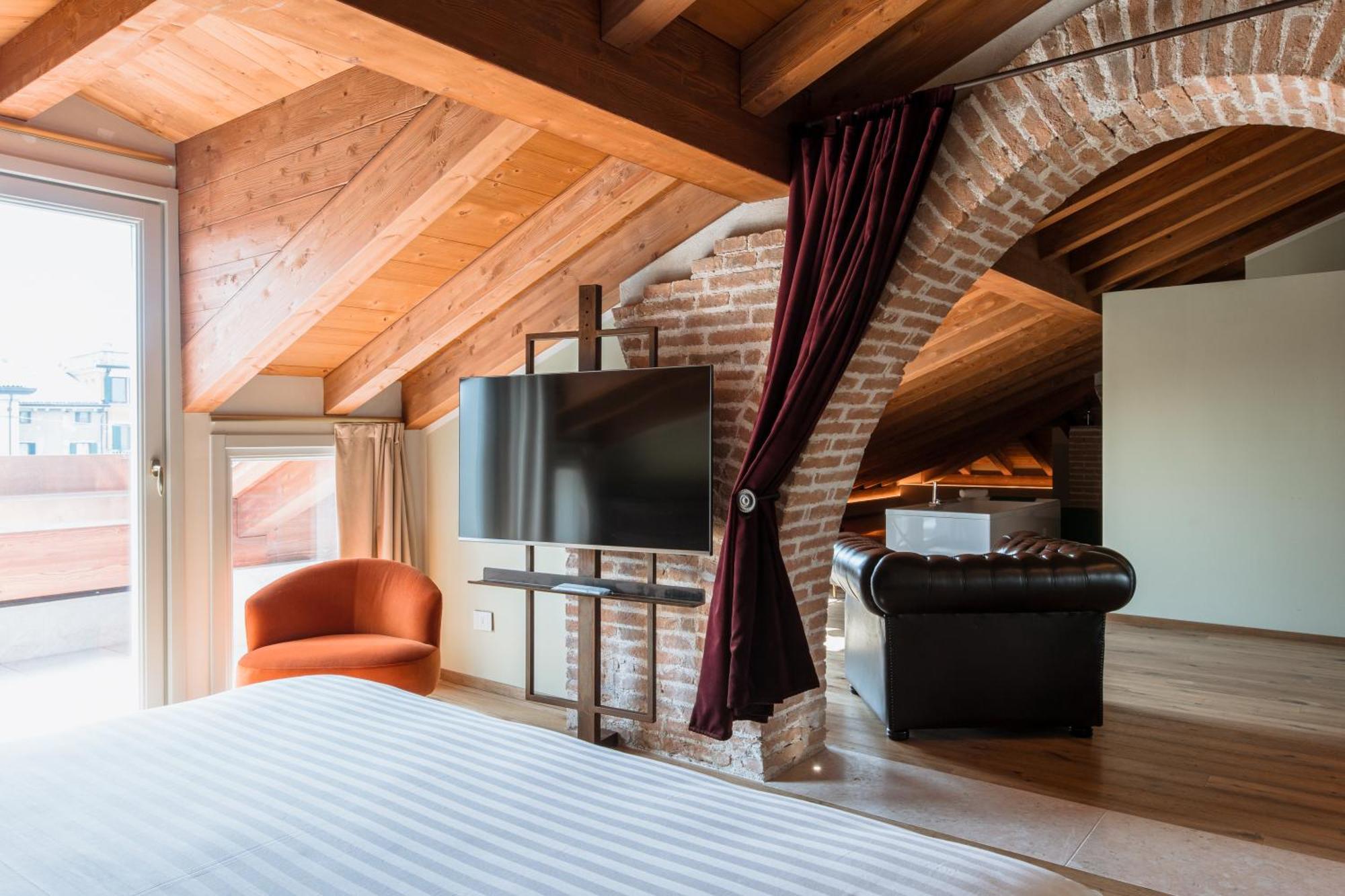 Pavillon Suite & Apartments Пескьера-дель-Гарда Экстерьер фото