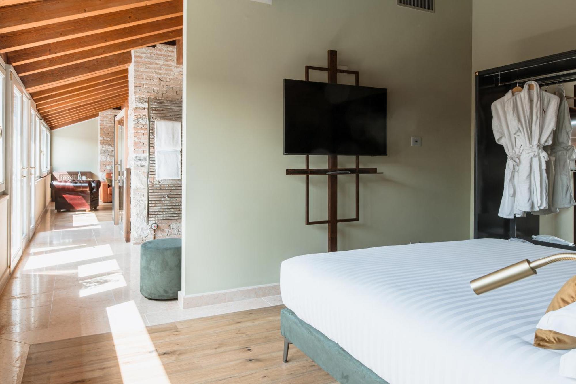 Pavillon Suite & Apartments Пескьера-дель-Гарда Экстерьер фото