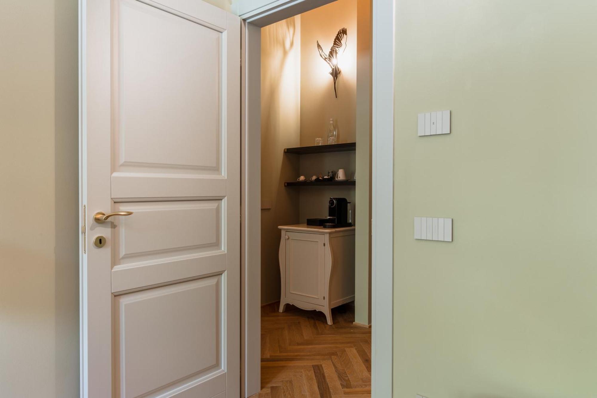 Pavillon Suite & Apartments Пескьера-дель-Гарда Экстерьер фото