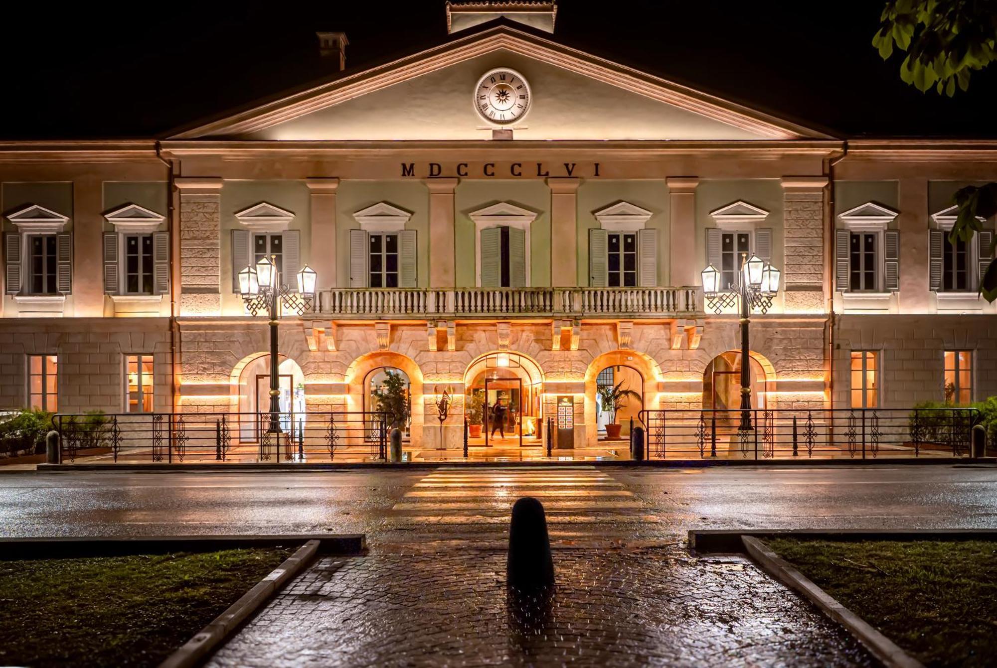Pavillon Suite & Apartments Пескьера-дель-Гарда Экстерьер фото